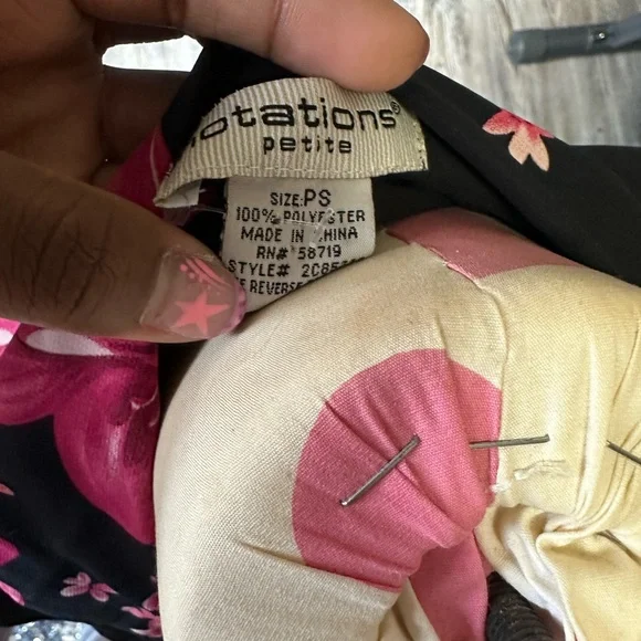 Vintage Floral Black and Pink Women's Top - Picture 4 of 4